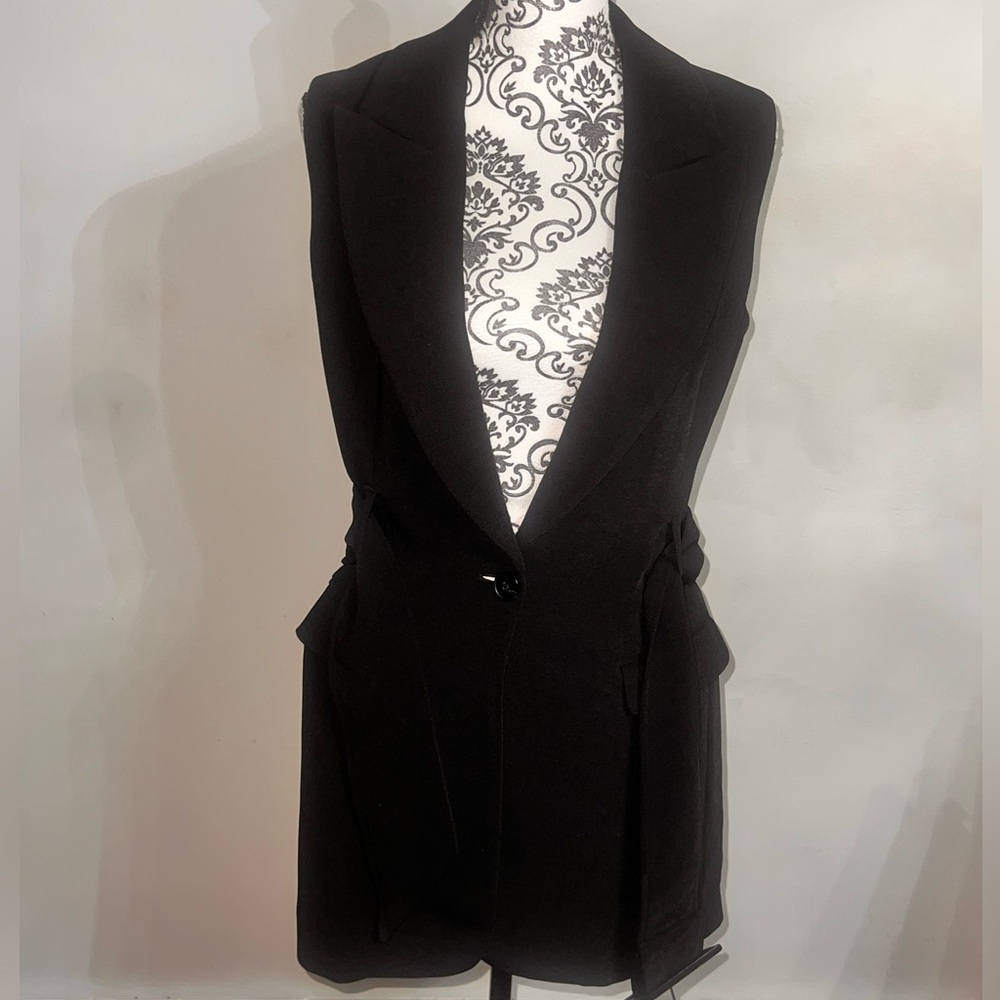 Express Classic Black Women's Sleeveless Blazer